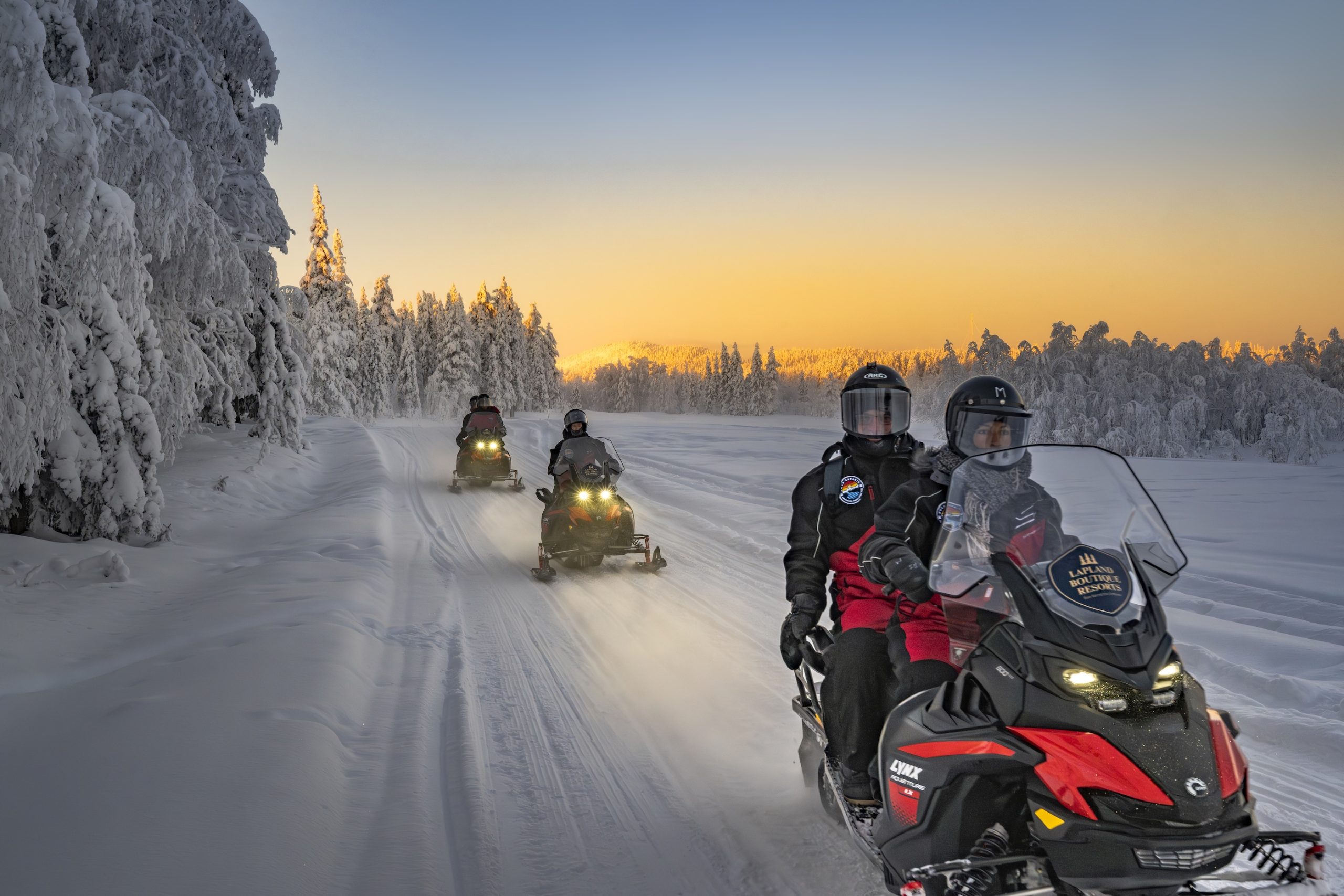 Long snowmobile safari in Iso-Syöte
